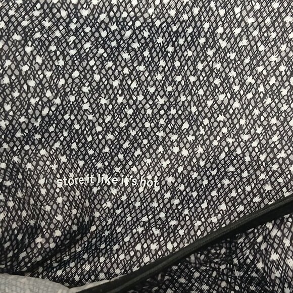 Lululemon All Day Duffel Bag 31L Black - Picture 7 of 11